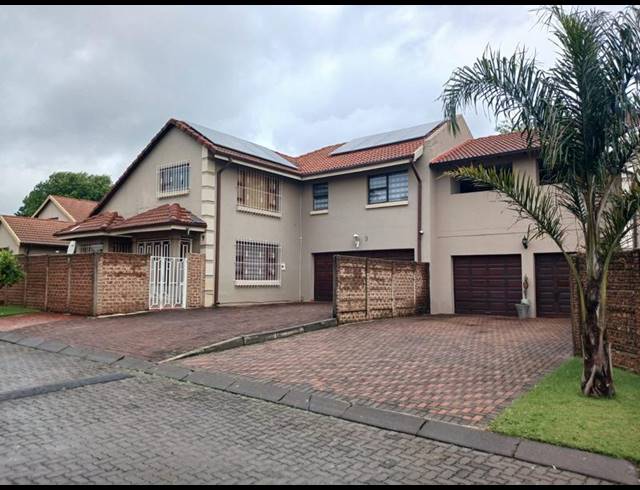 4 BEDROOM HOUSE FOR SALE IN POMONA